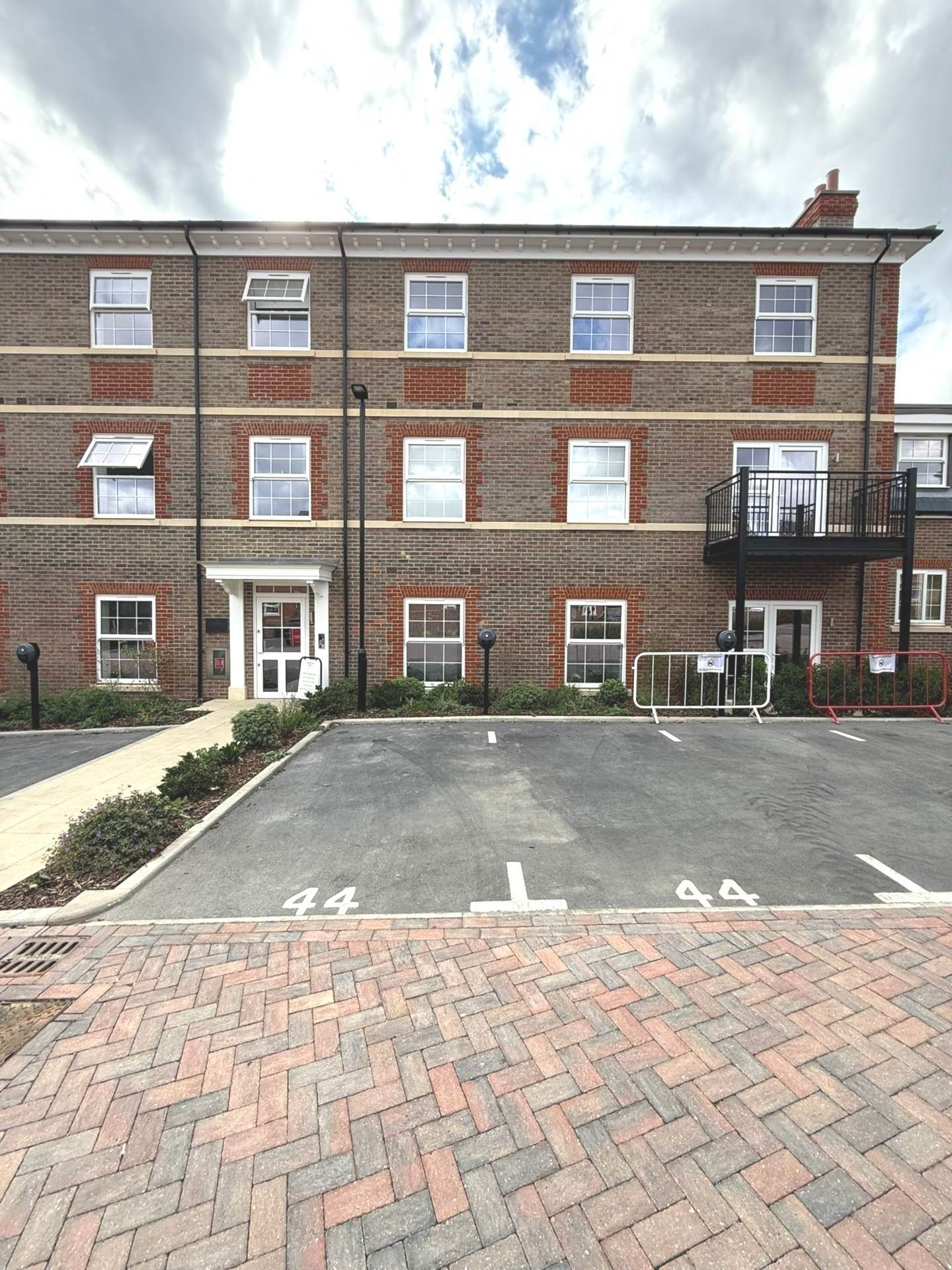 Manor House, Bray Wick, Image 14