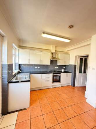 Greenland Crescent, Southall, Image 3