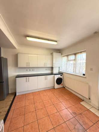 Greenland Crescent, Southall, Image 4