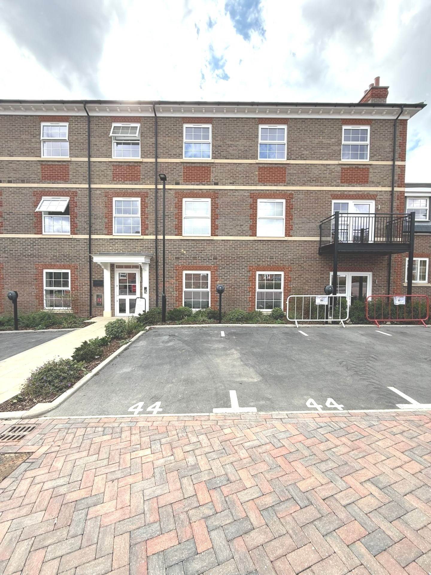 Rosewood Avenue, Bray Wick, Image 14
