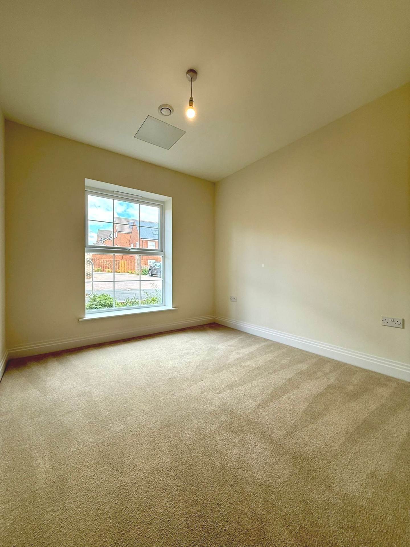 Rosewood Avenue, Bray Wick, Image 7