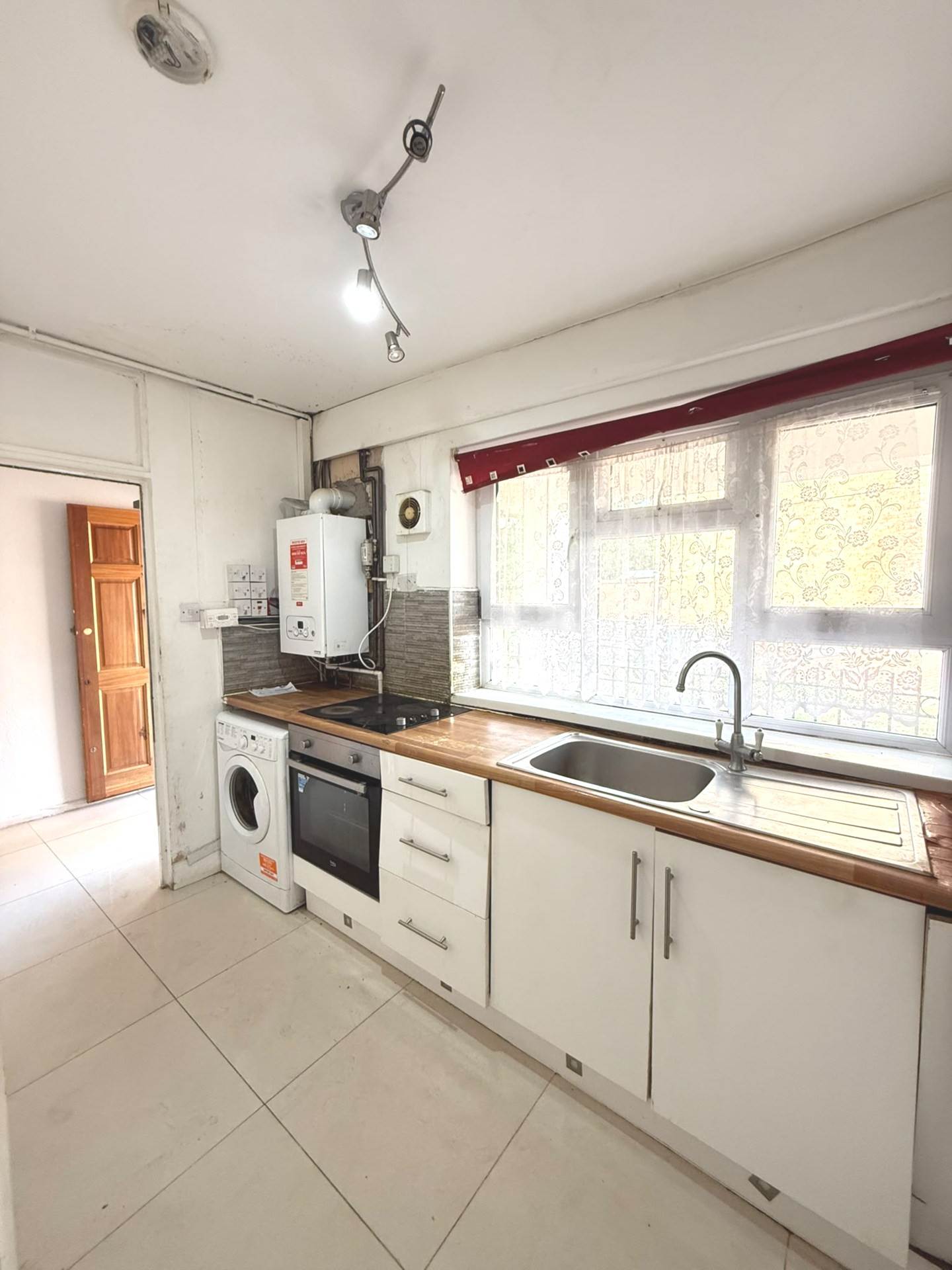 Baird Avenue, Southall, Image 4