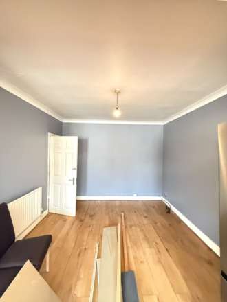 Greenland Crescent, Southall, Image 5