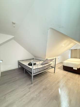 Pinn Close, Uxbridge, Image 7