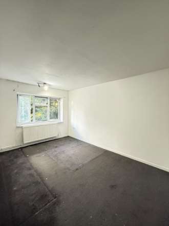 Baird Avenue, Southall, Image 11