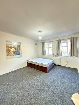 Pinn Close, Uxbridge, Image 2