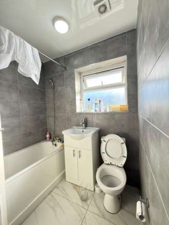 Pinn Close, Uxbridge, Image 8