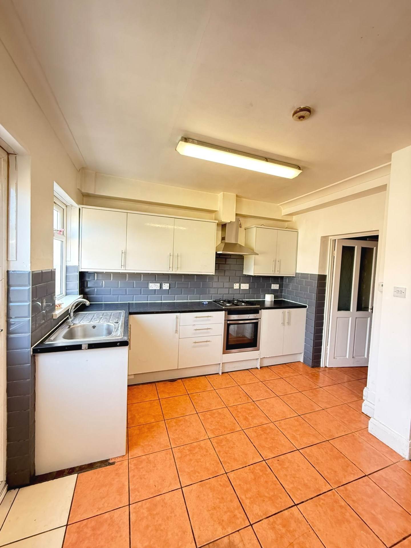 Greenland Crescent, Southall, Image 2