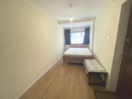 Greatwest Rd, Hounslow, Image 1