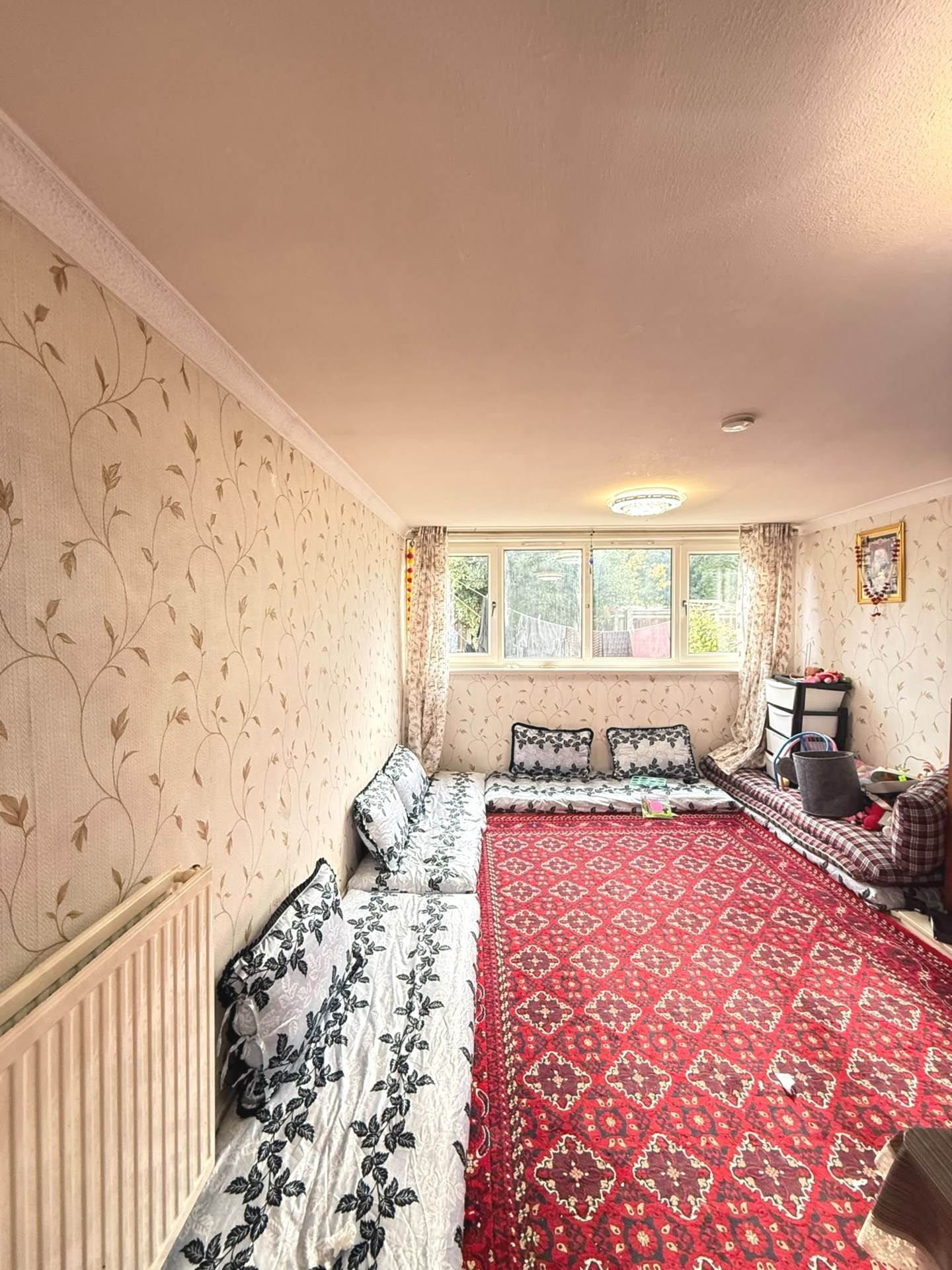 Ferraro Close, Heston, Image 2