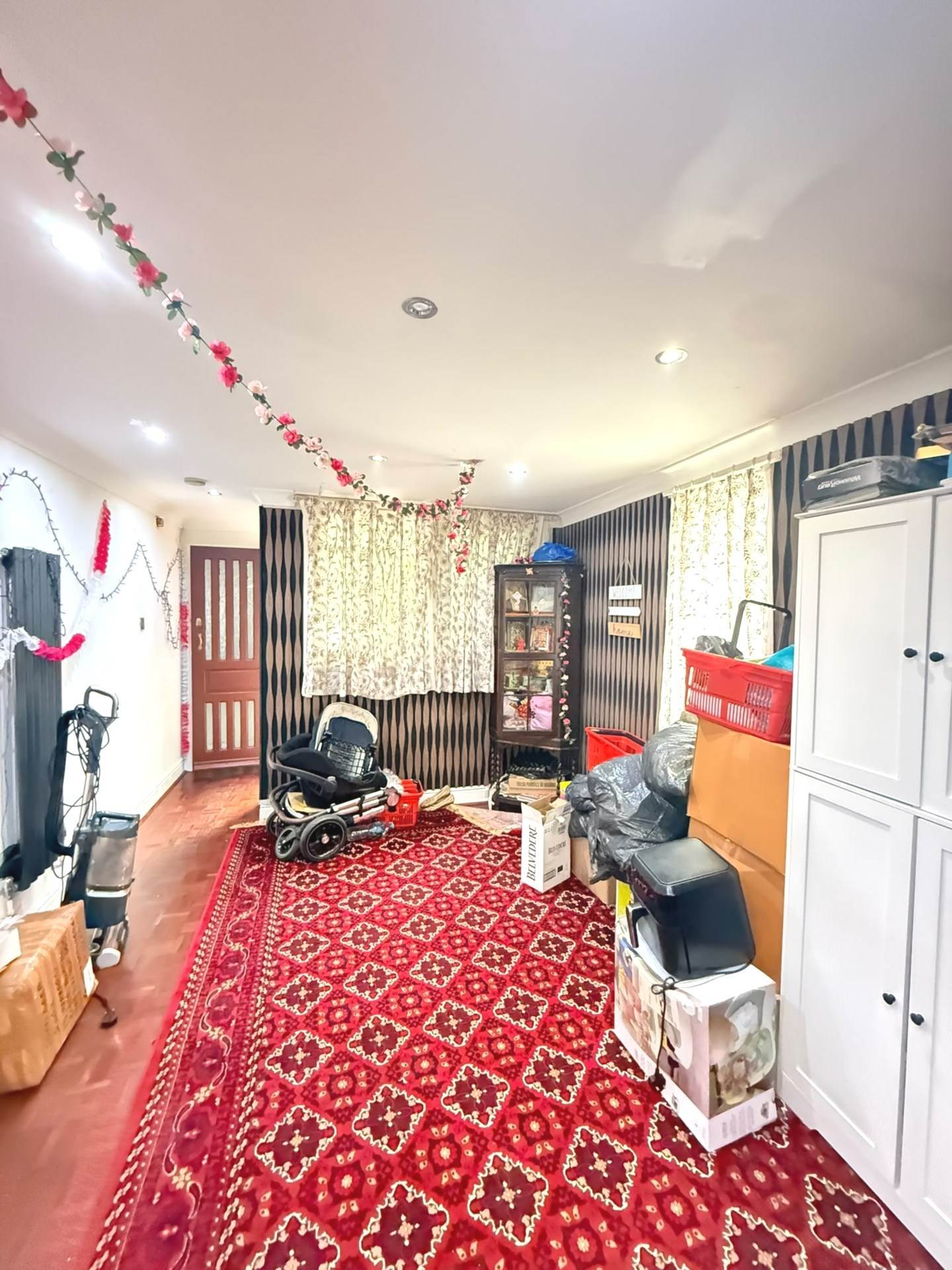 Ferraro Close, Heston, Image 5