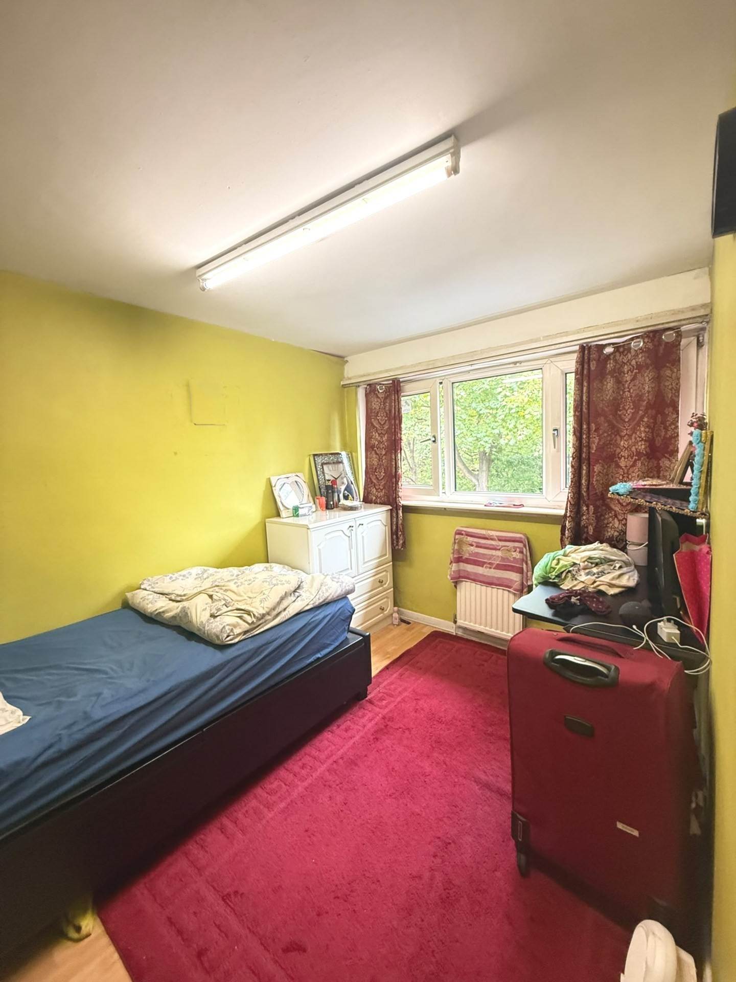 Ferraro Close, Heston, Image 8