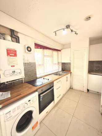 Baird Avenue, Southall, Image 4