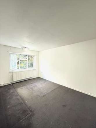Baird Avenue, Southall, Image 5