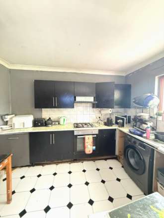 Bedford Avenue, Hayes, Image 2