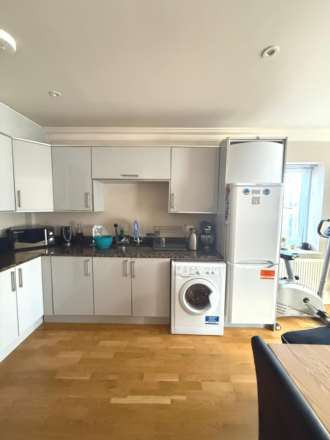Reet Garden, Slough, Image 2