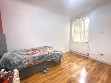 Kingston Road, Southall, Image 7