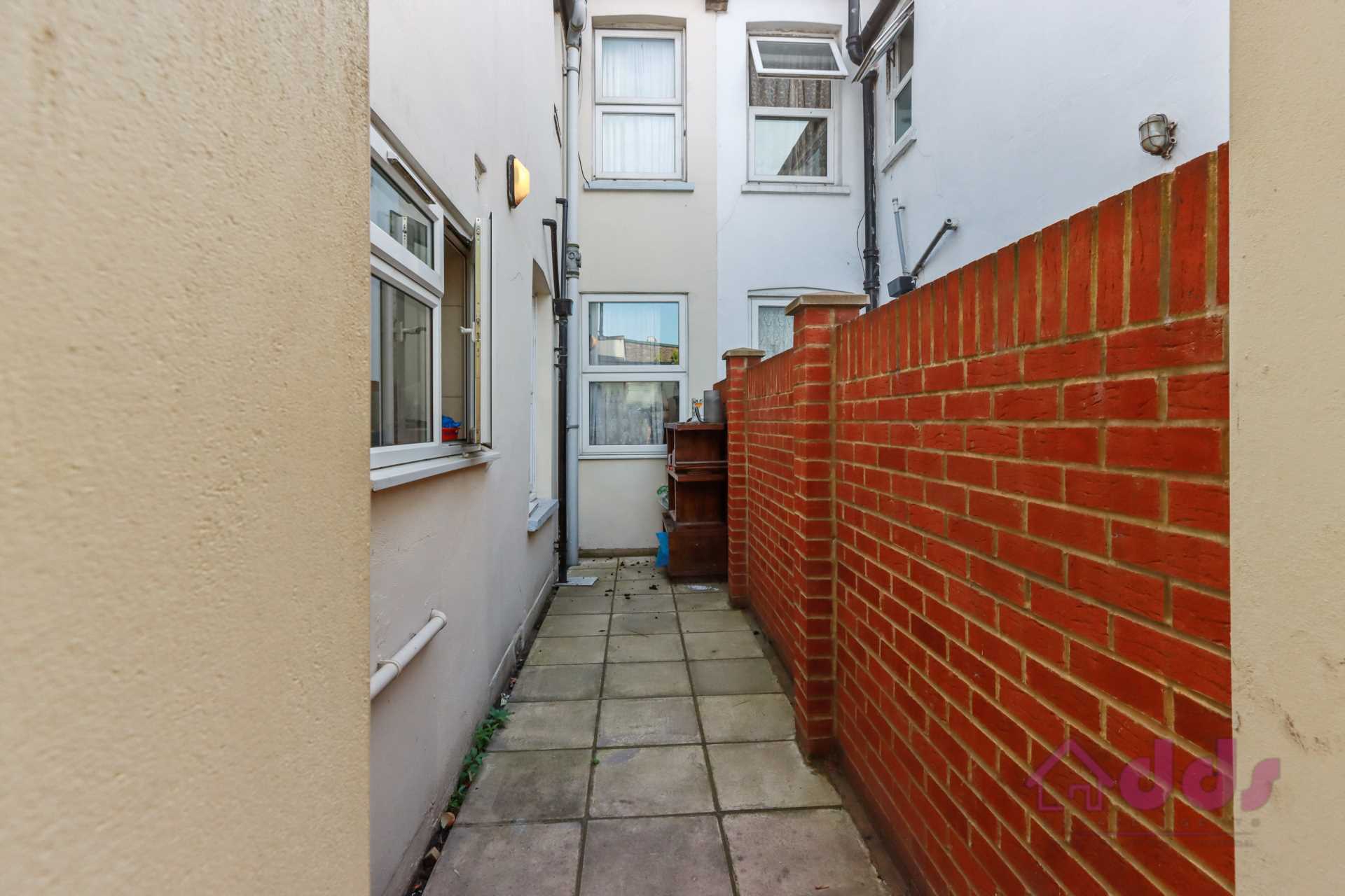Kingston Road, Southall UB2 4AW, Image 9