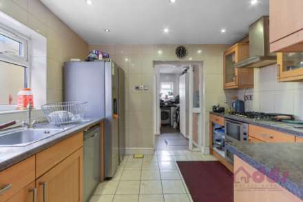 Kingston Road, Southall UB2 4AW, Image 6