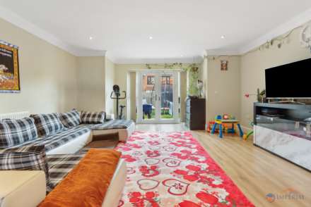 4 Bedroom End Terrace, Vibia Close, Staines Upon Thames