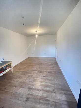 Vicarage Way, Coln Brook, Image 4