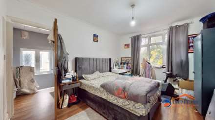 Old Cote Drive, Heston, Hounslow, Image 12