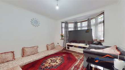 Old Cote Drive, Heston, Hounslow, Image 2