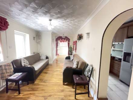 Findhorn Avenue, Hayes, Image 4