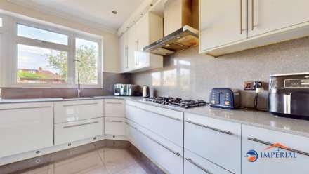 Burnsway, Hounslow, Image 12