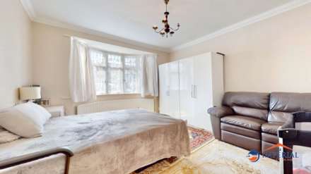 Burnsway, Hounslow, Image 3