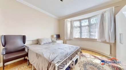 Burnsway, Hounslow, Image 4