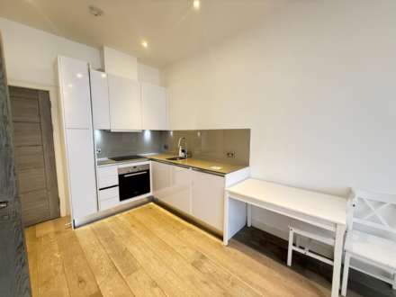 Wellington Street, Slough, Image 2