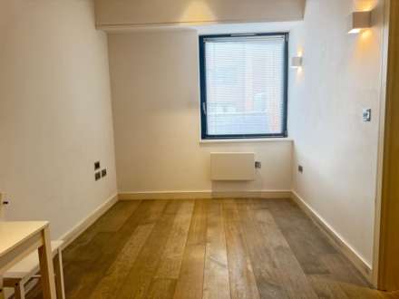 Wellington Street, Slough, Image 3