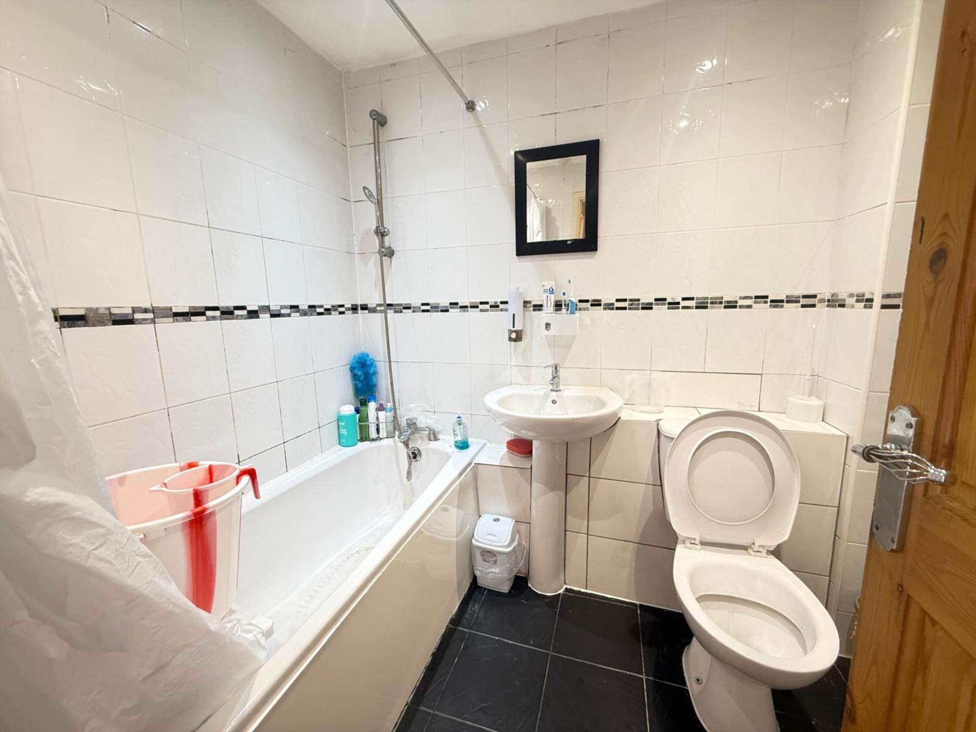 Burket Close, Southall, Image 3