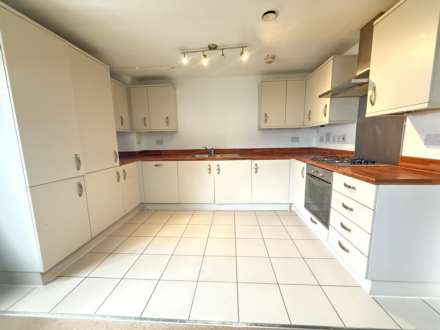 Bath Road, Hounslow, Image 2