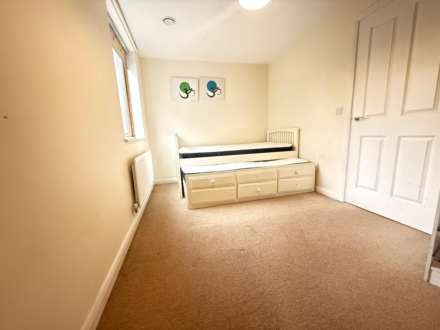 Bath Road, Hounslow, Image 6