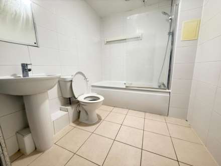 Bath Road, Hounslow, Image 7