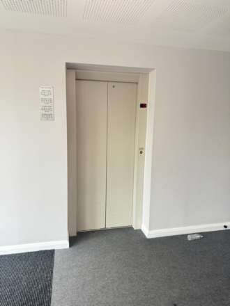 Bath Road, Hounslow, Image 8