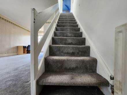 Lansbury Drive, Hayes, Image 4
