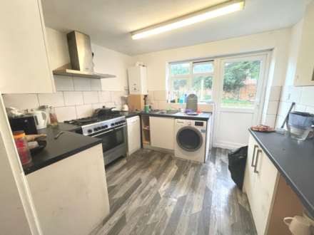Property For Rent New Peachey Lane, Uxbridge