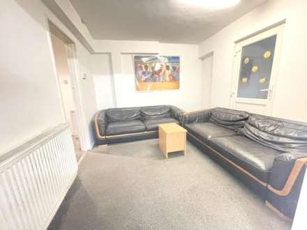 New Peachey Lane, Uxbridge, Image 2