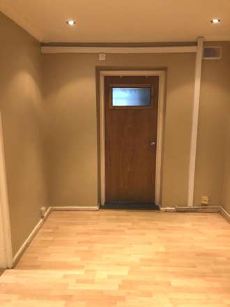 New Peachey Lane, Uxbridge, Image 3
