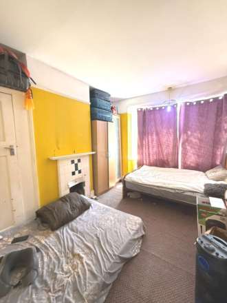 Leamington Road, Southall, Image 4
