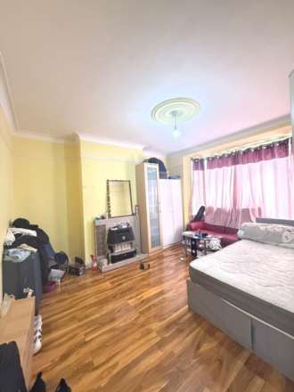 Leamington Road, Southall, Image 5