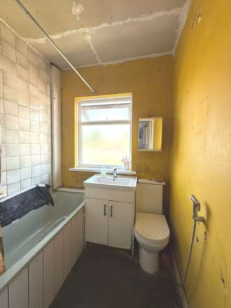 Leamington Road, Southall, Image 8