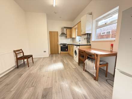 Lady Margaret Road, Southall, Image 3