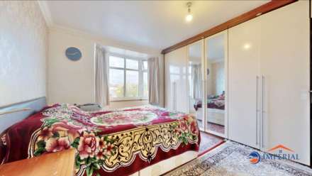 Burns Way, Hounslow, Image 5