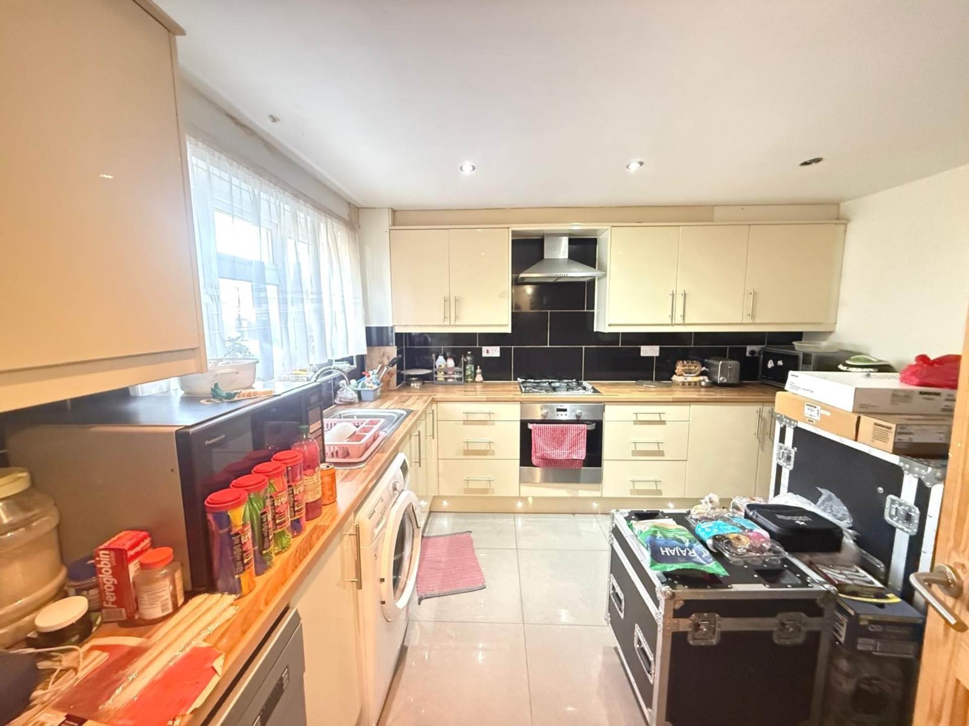 Pope Close, Feltham, Image 1