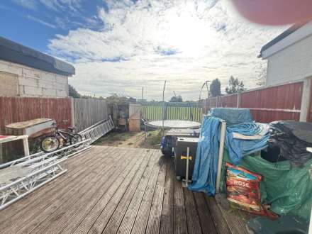 Pope Close, Feltham, Image 6