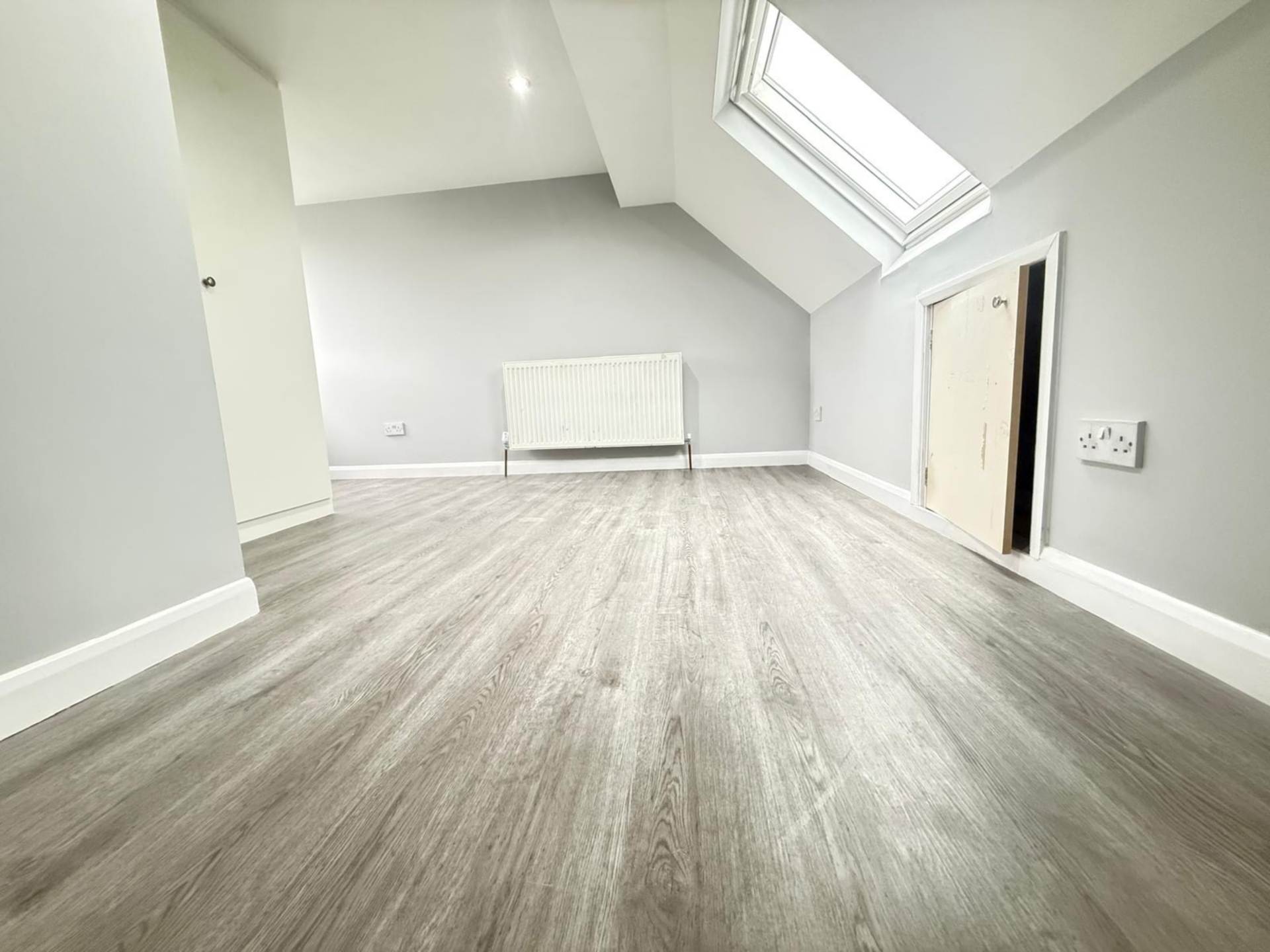 Station Crescent, Ashford, Image 4